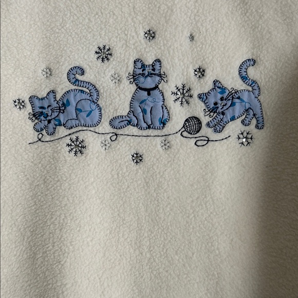 Bonnie Evans Petites White Fleece Top with Blue Cat Embroidery Size PM - Picture 3 of 4